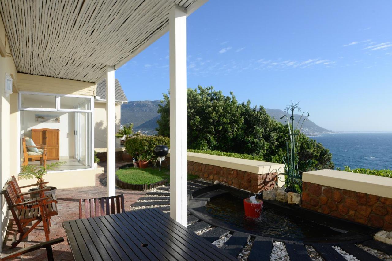 Appartamento A Whale Of A Time Fish Hoek Esterno foto